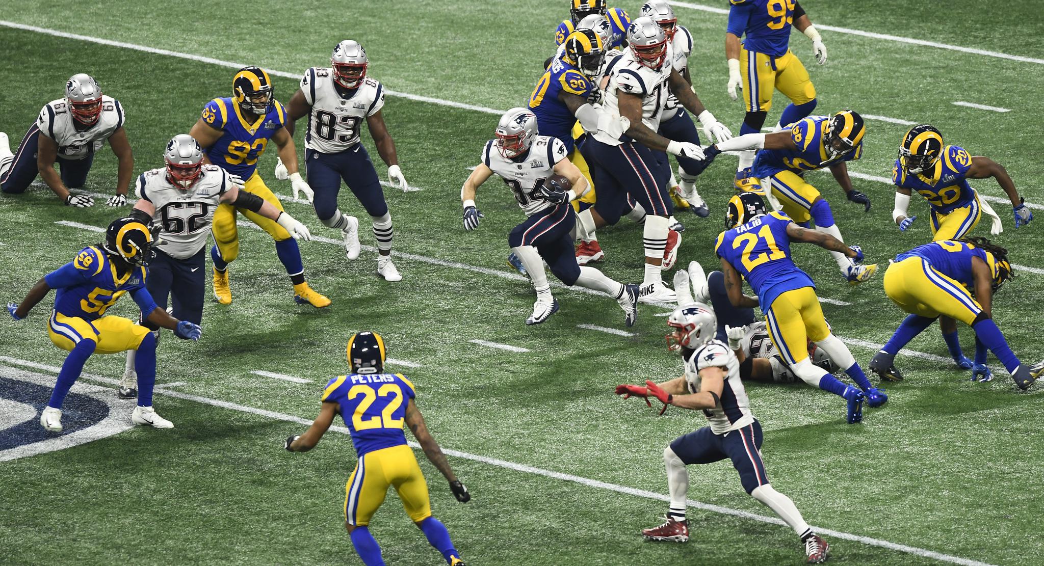 布朗过去6场场均33.3分7.3板7.2助，带队5胜1负